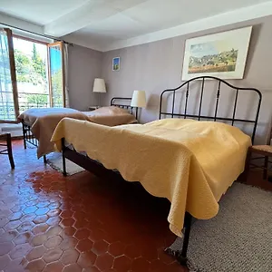 https://luberon-cabrieres-daigues.fr-provencehotel.com