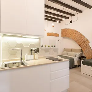 Bricks & Beams In The Key Area Of Apartamento Milán