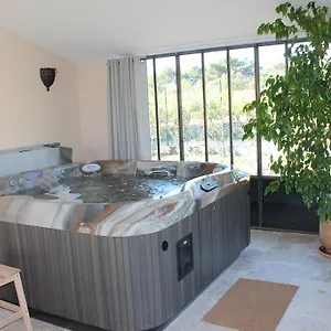 https://lapauline.fr-provencehotel.com